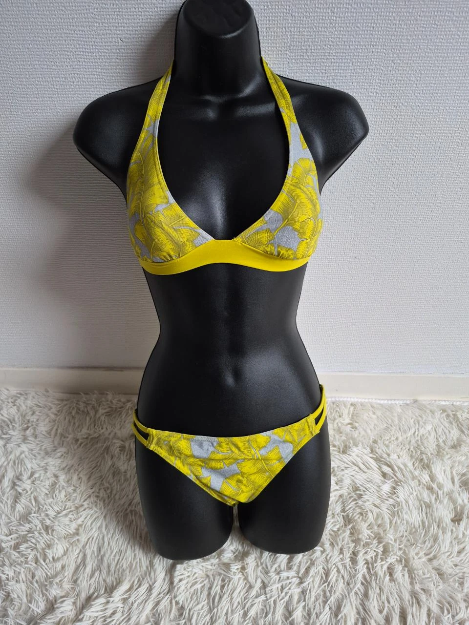 Maillot de bain Galeries Lafayette jaune - Taille M - Très bon état